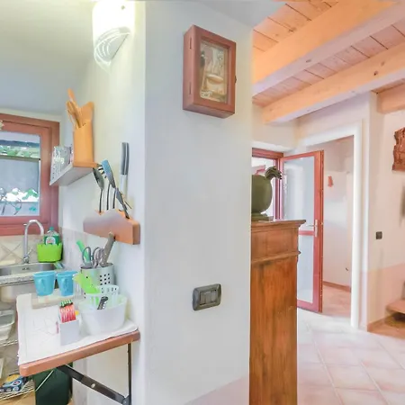 La Casa Dell'Uva Fragola Outdoor Space - Happy Rentals Сasa de vacaciones Meina