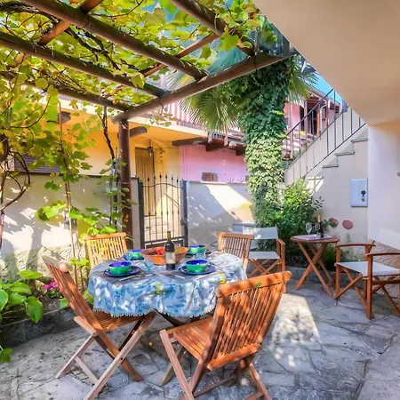 La Casa Dell'Uva Fragola Outdoor Space - Happy Rentals *