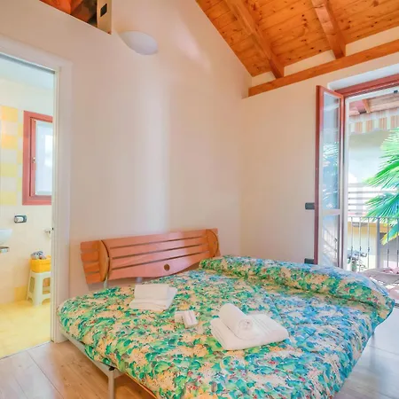 La Casa Dell'Uva Fragola Outdoor Space - Happy Rentals