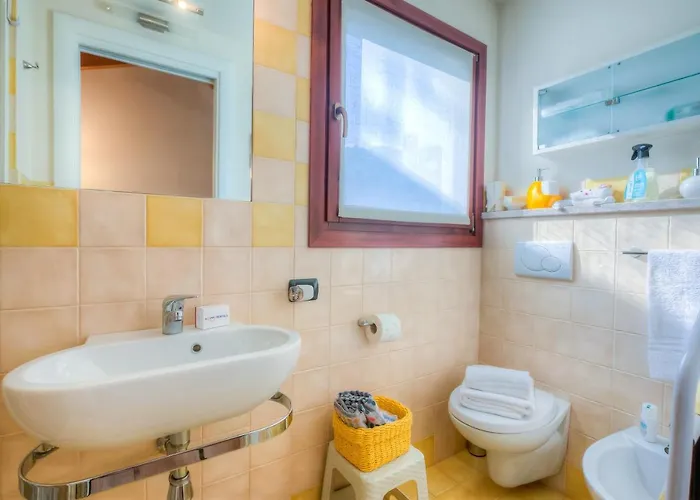 Vakantiehuis La Piccola Casa Dell'uva Fragola - Happy Meina