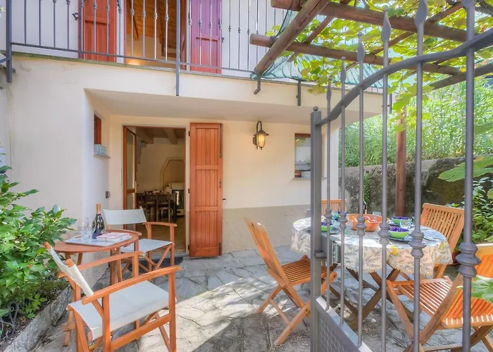 Vakantiehuis La Piccola Casa Dell'uva Fragola - Happy *